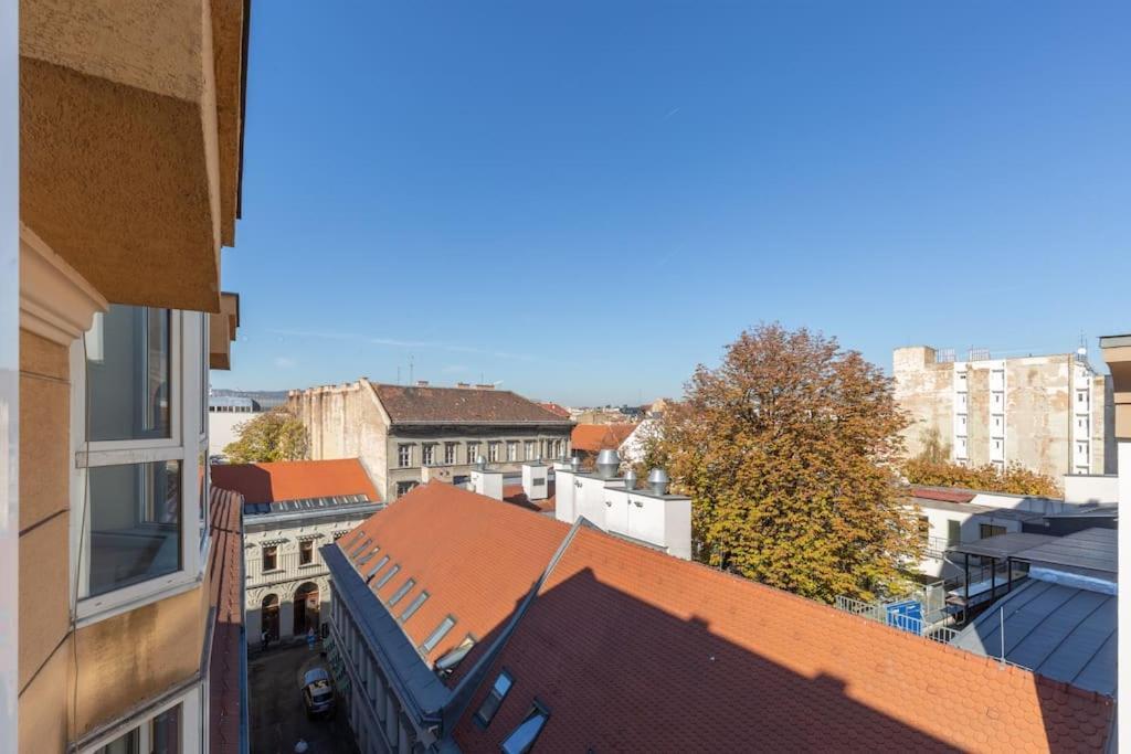 S22 Apartment Budapest Luaran gambar